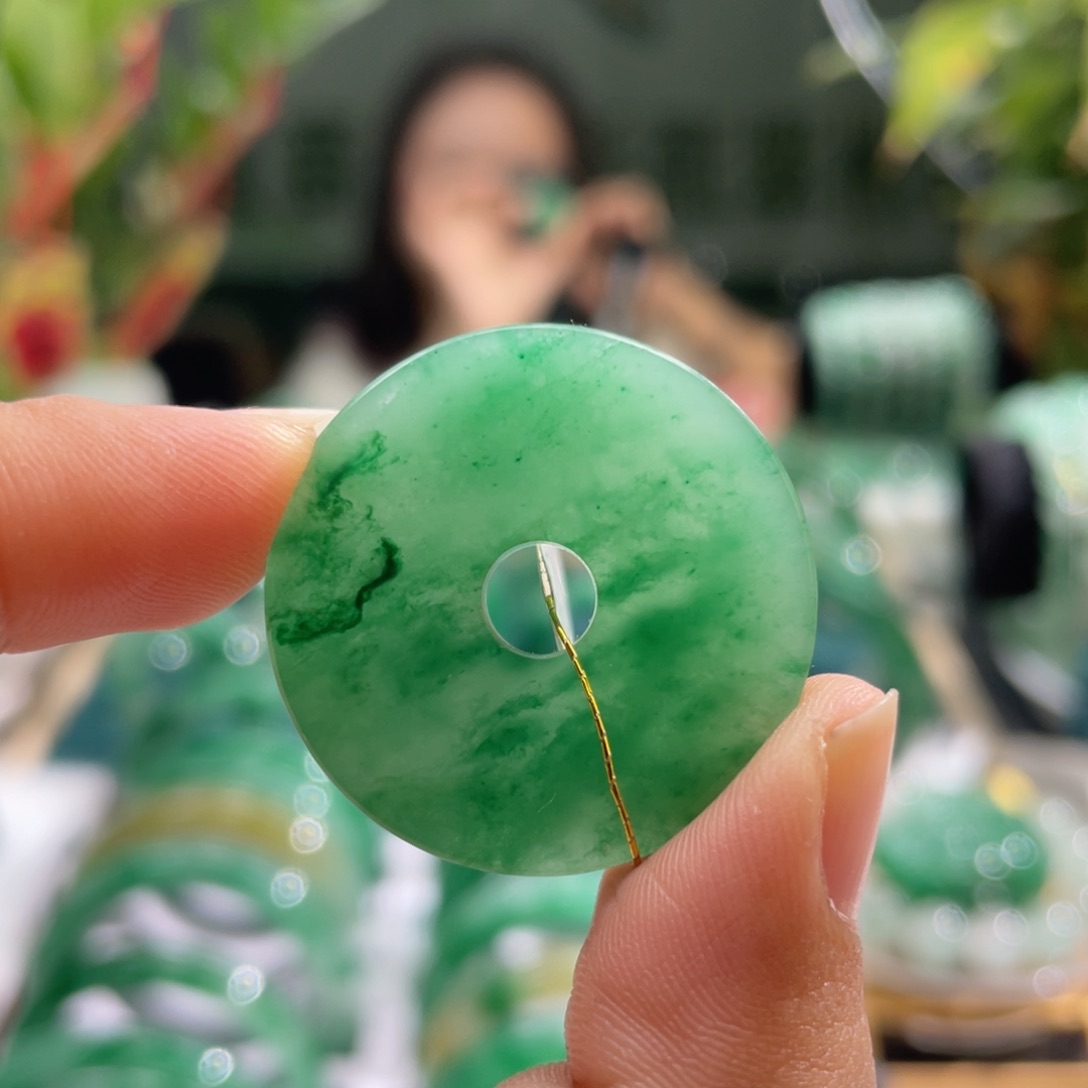 石英质玉颈饰未镶嵌