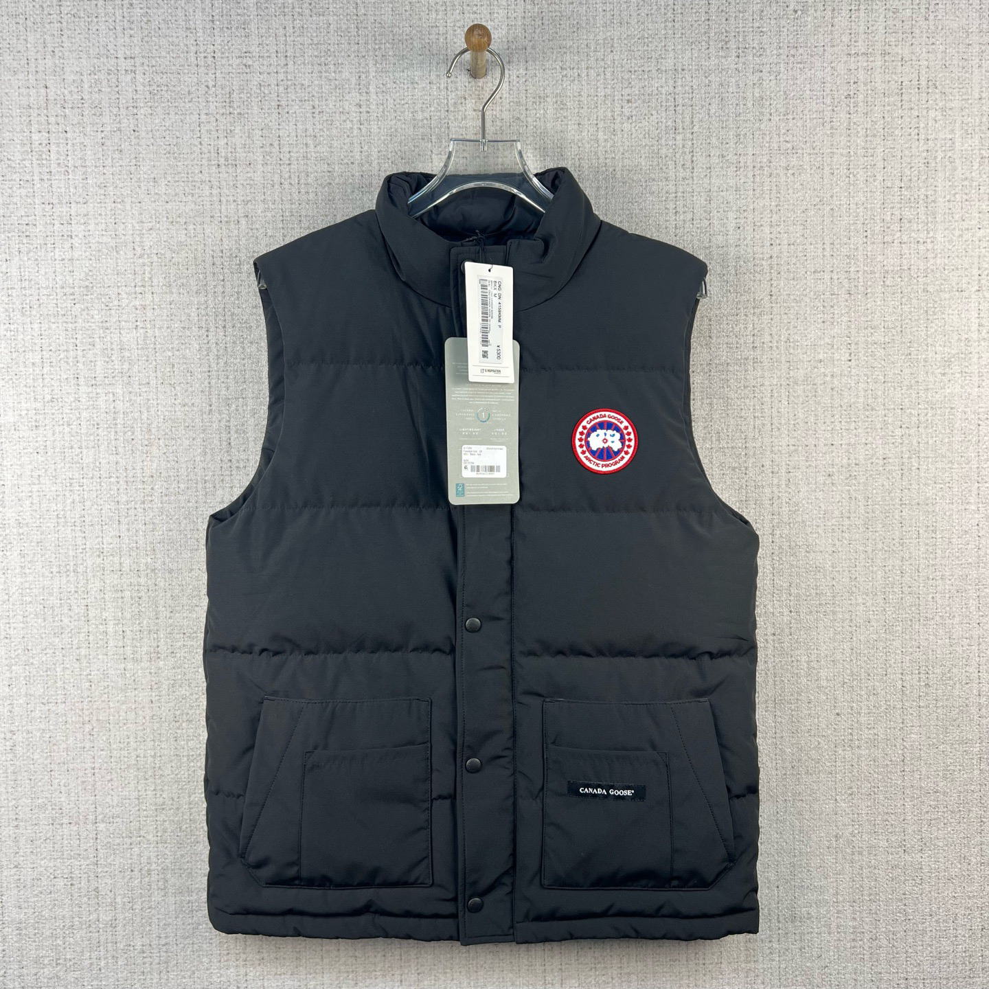 未使用 CANADA GOOSE 红标鸭绒多口袋羽绒马甲/尺码M/编号10024