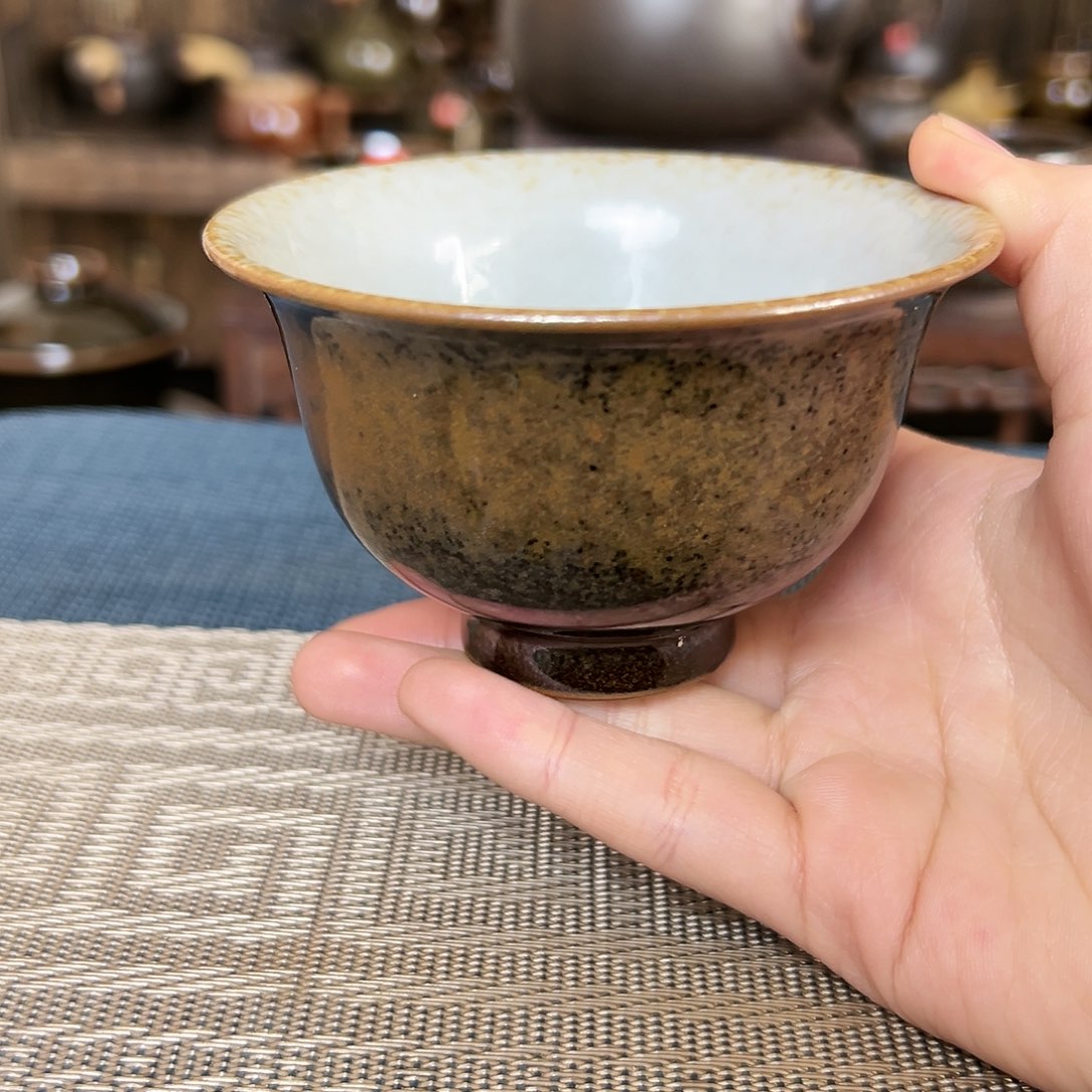 纯手工制作的特色石头釉