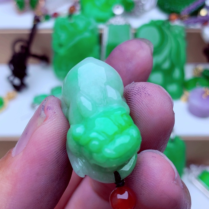 吊坠(不含链)未镶嵌翡翠