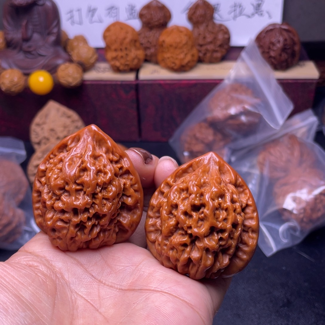 搬***动桃核手串官帽鼓励福利