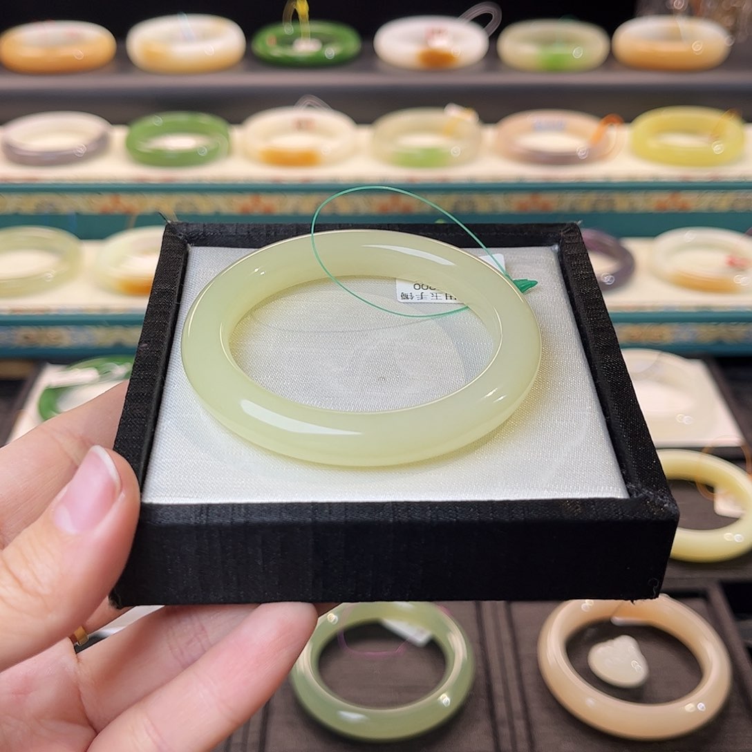 和田玉手镯未镶嵌 新疆若羌 黄口