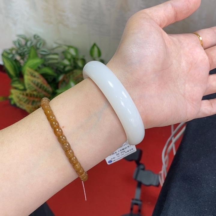 和田玉手镯未镶嵌羊脂白镯55