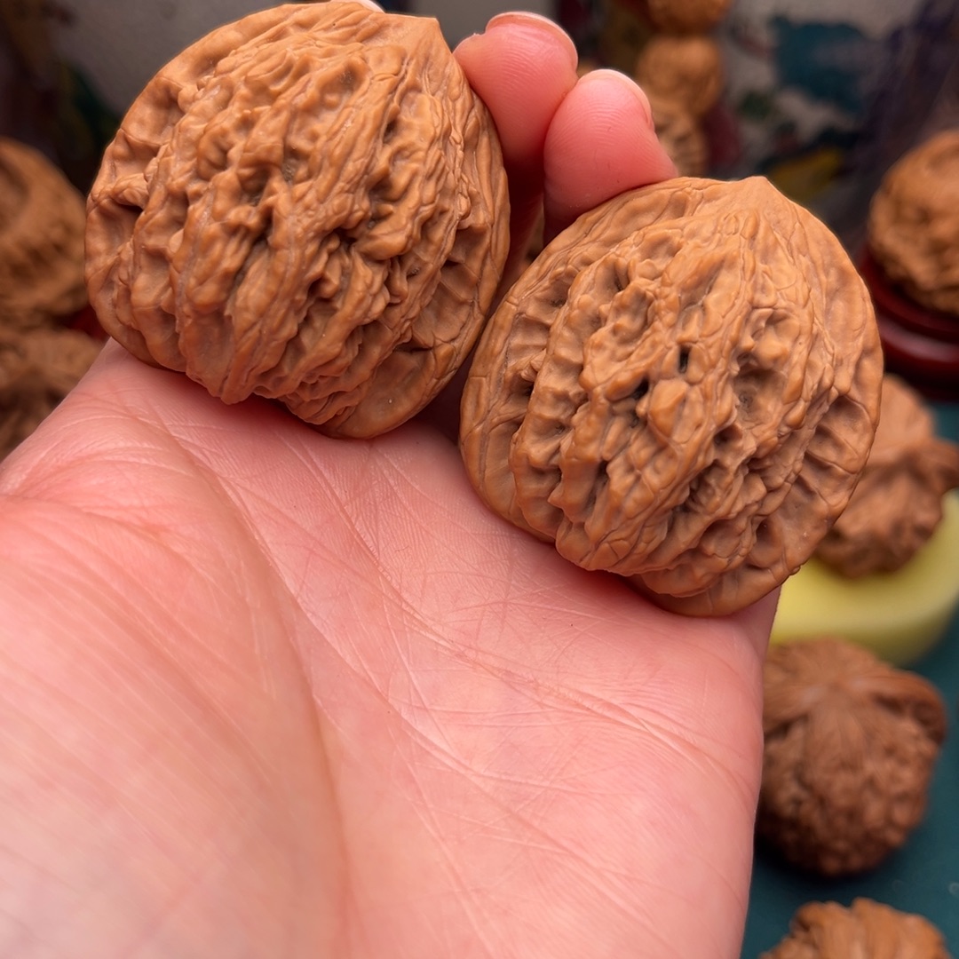 此***销把件文玩核桃麦虎