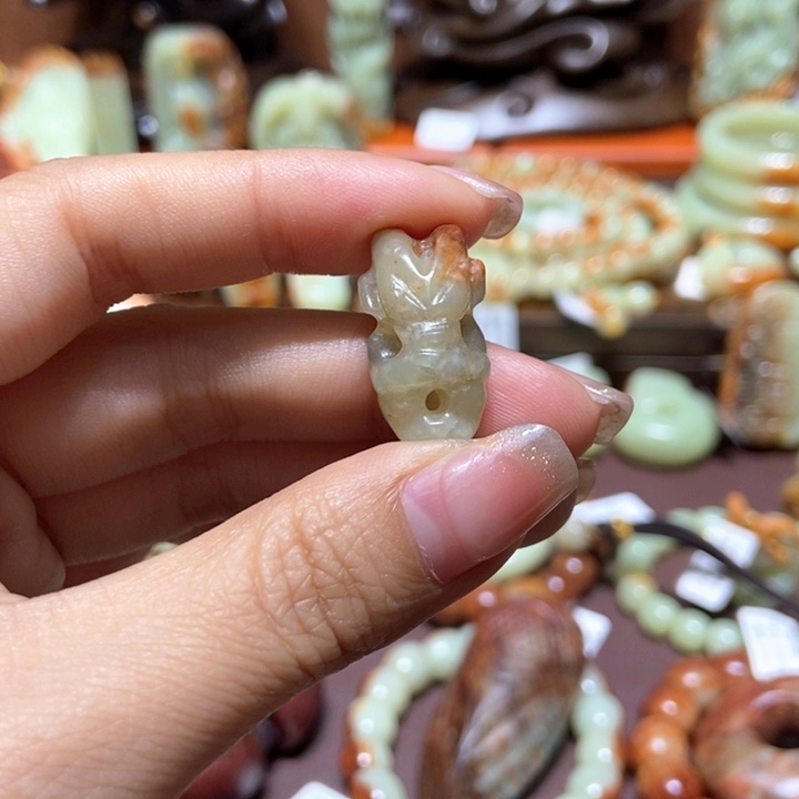 岫岩河磨玉（透闪石质玉）未镶嵌挂件