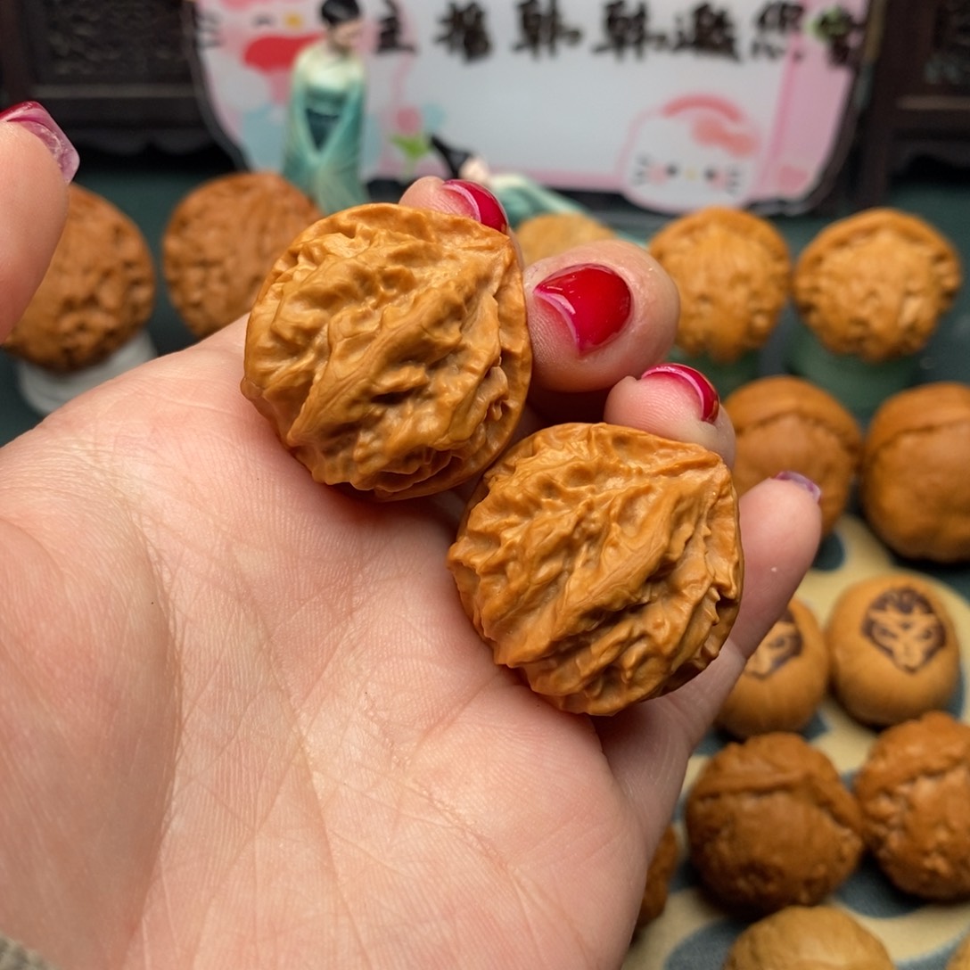 文玩核桃把件帝王龙脊