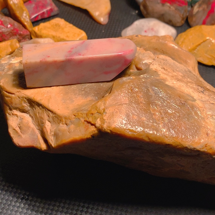 昌化石快****8昌化鸡血石