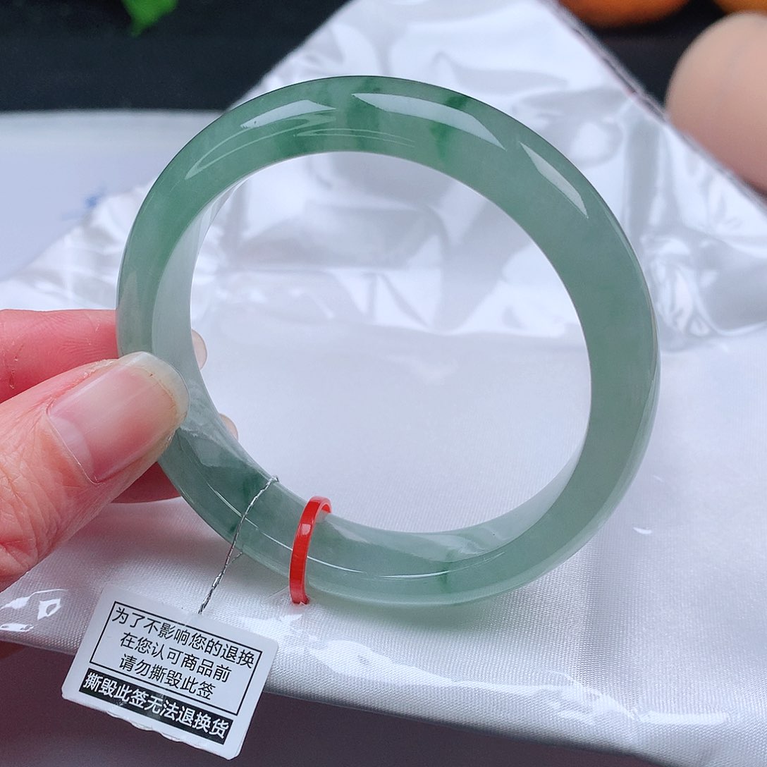 翡翠手镯未镶嵌52.5圈