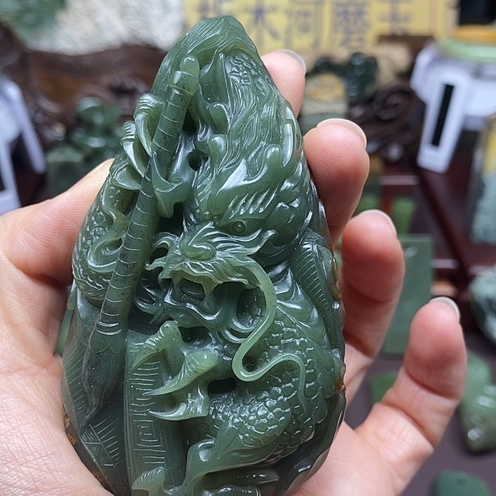 岫岩河磨玉（透闪石质玉）析木未镶嵌江*