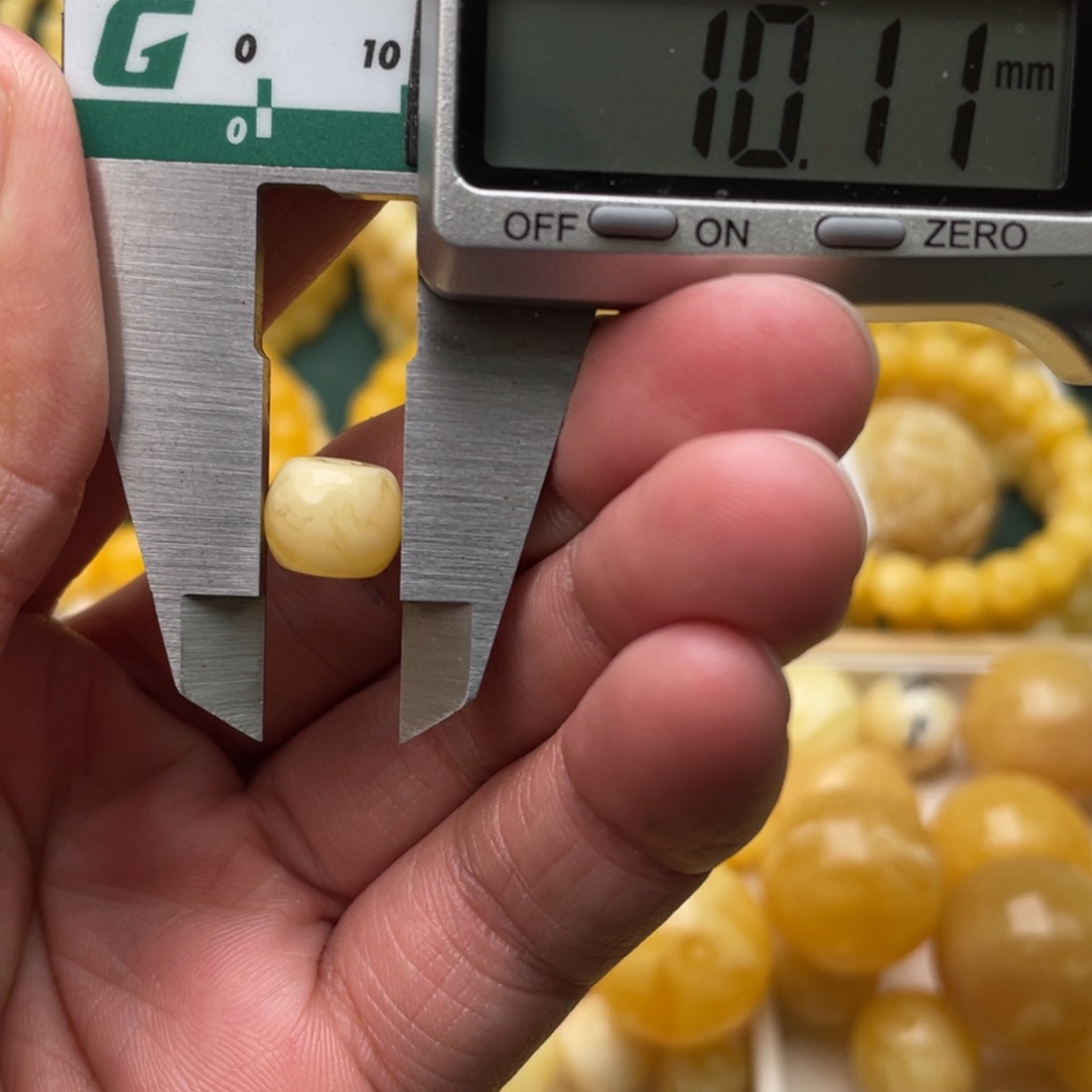 蜜蜡珠宝奇石未镶嵌