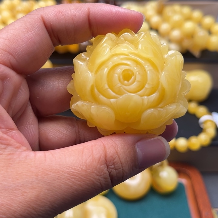 琥珀未镶嵌珠宝奇石M304号丽牡丹花