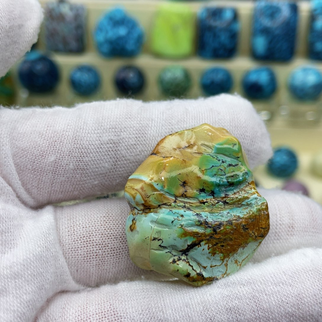 未镶嵌绿松石颈饰