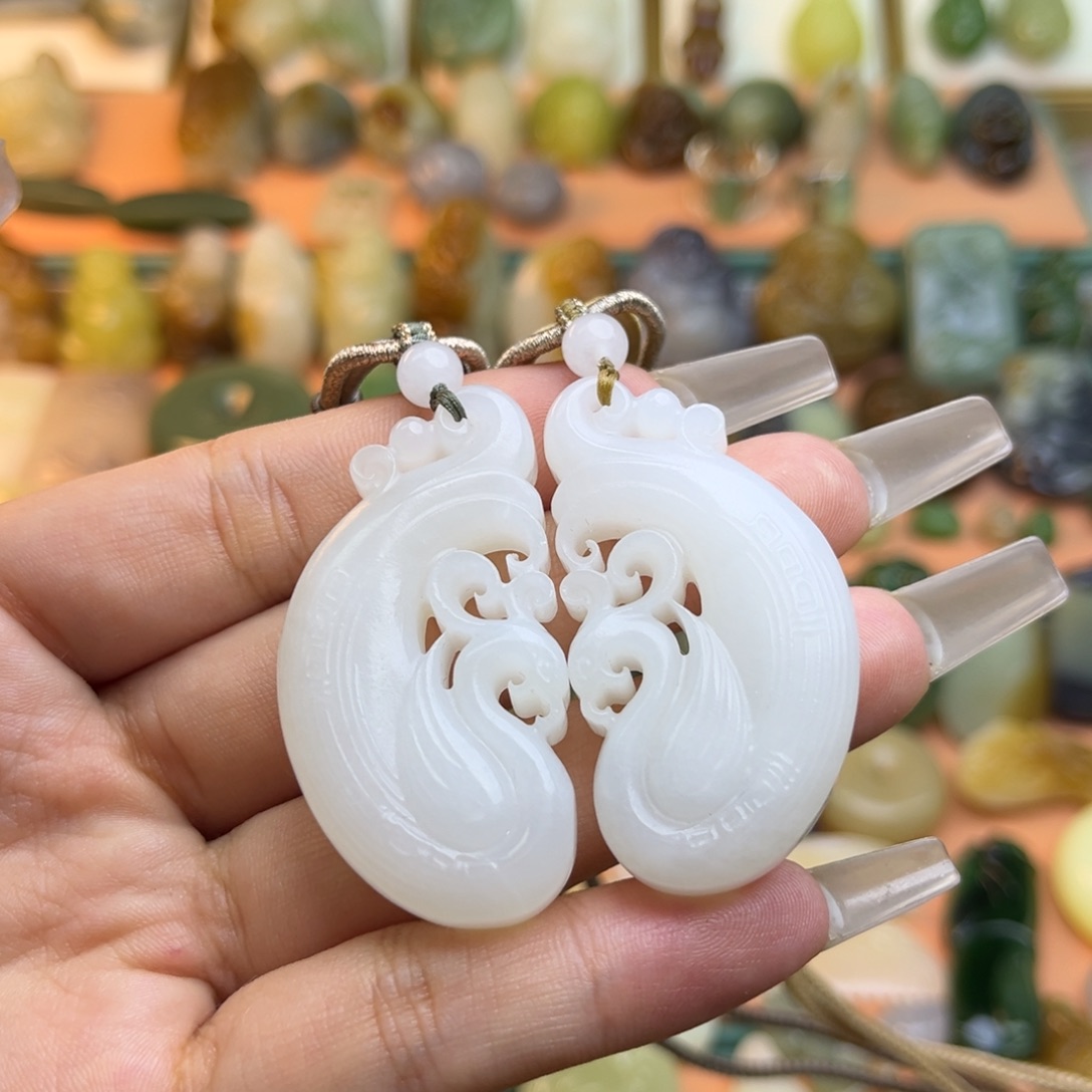 和田玉颈饰未镶嵌胖*猫