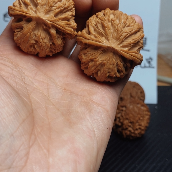 核桃42尺寸球形苹果一对