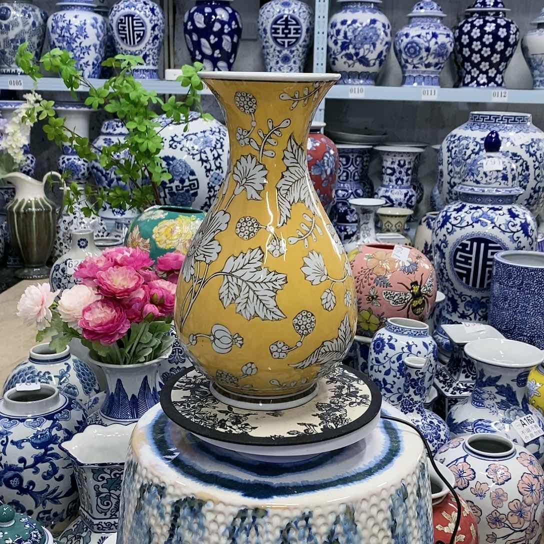 【闪购商品】摆件黄釉玉壶春瓷器………………………………