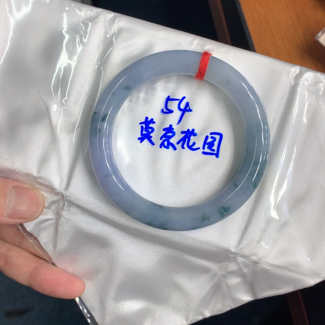 翡翠手镯（圆镯）未镶嵌翡翠