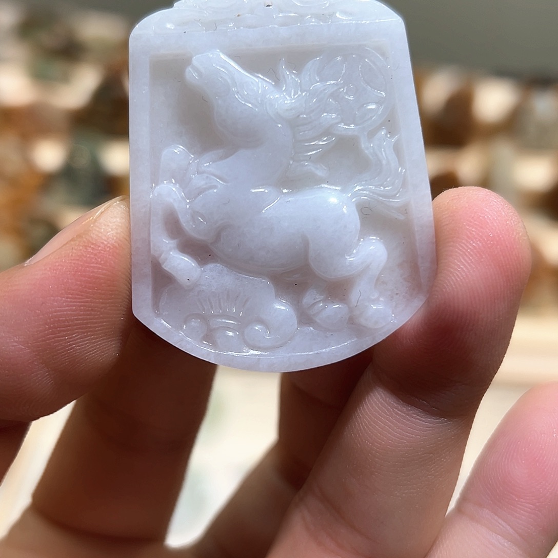 颈饰未镶嵌翡翠挂件
