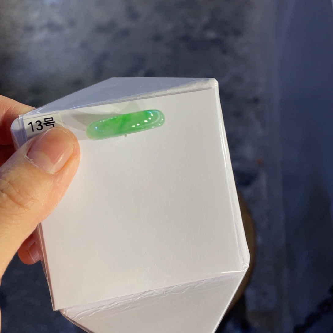 翡翠未镶嵌颈饰戒圈