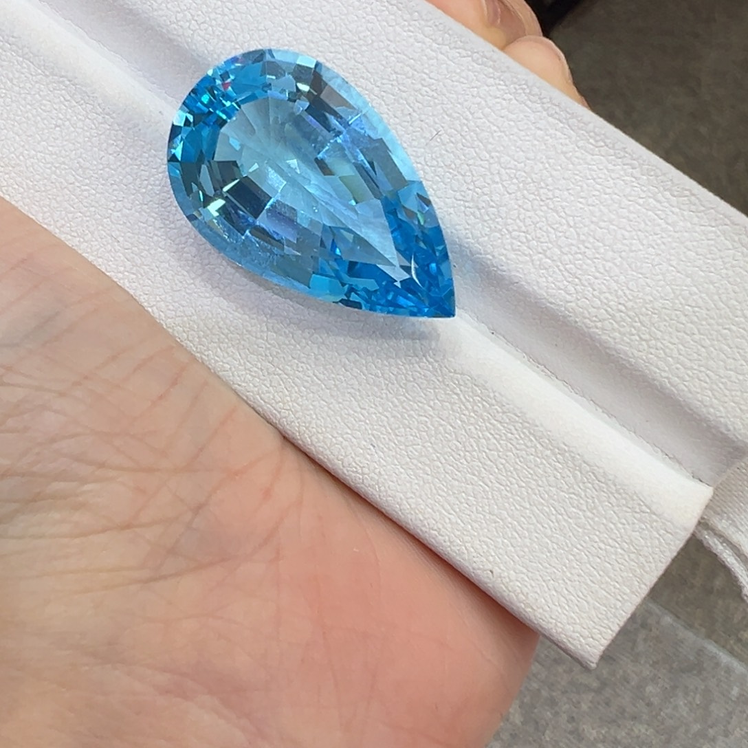 托帕石裸石33.7ct天空蓝