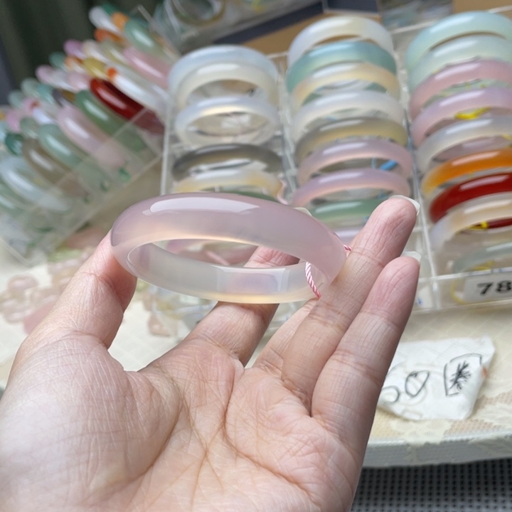 玛瑙/玉髓未镶嵌手镯52圈口