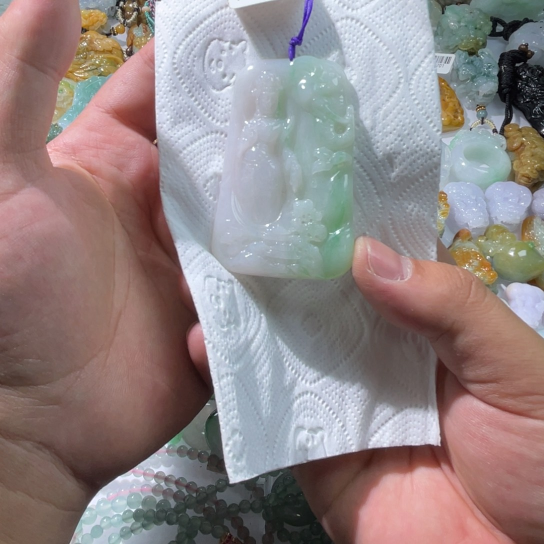 翡翠颈饰未镶嵌爱****乐天然