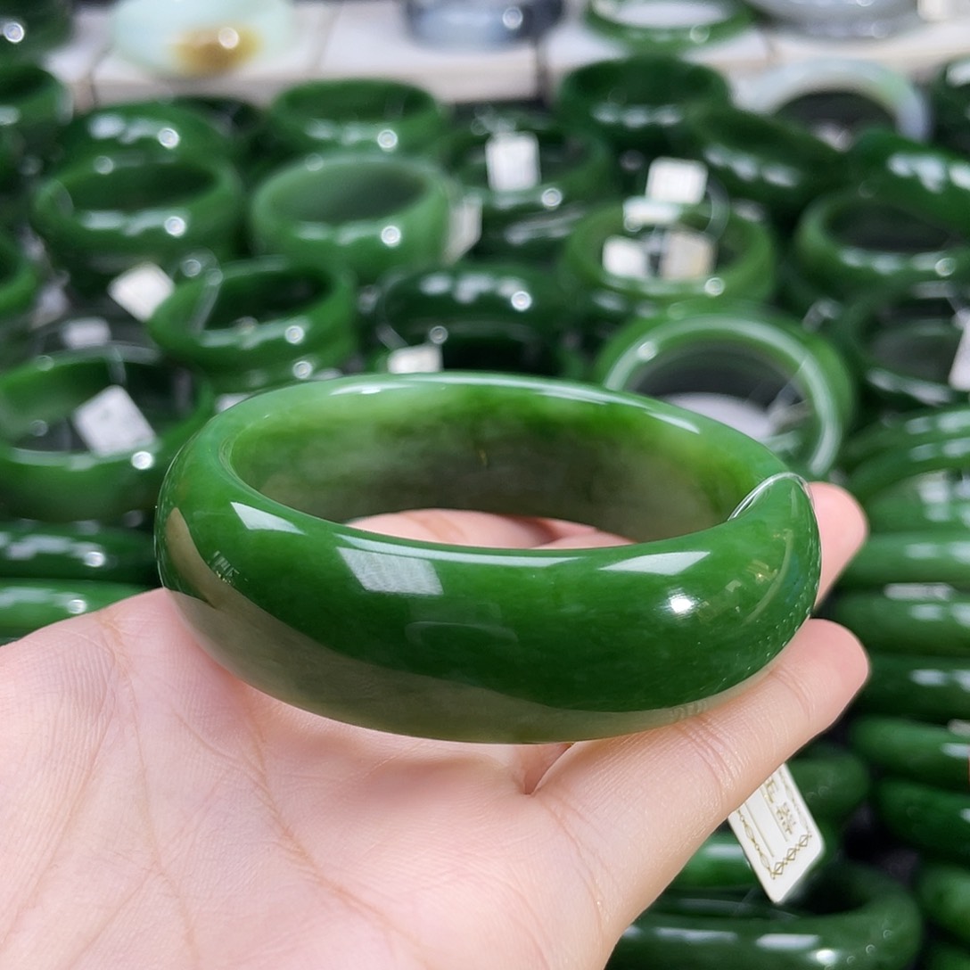 和田玉（碧玉）手镯未镶嵌