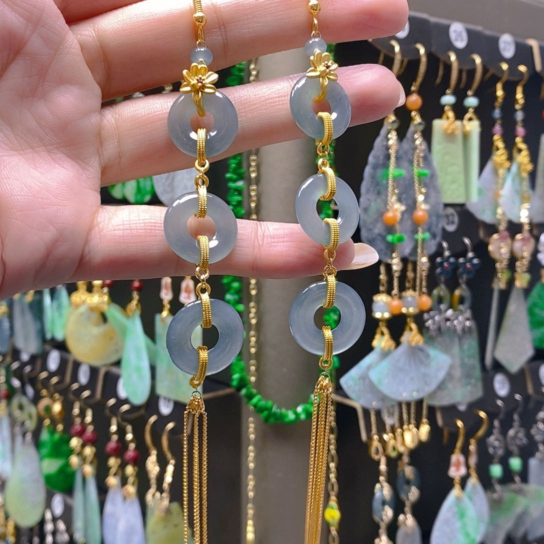 未镶嵌翡翠耳饰翡翠