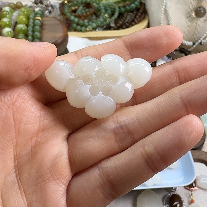 和田玉颈饰未镶嵌往**零