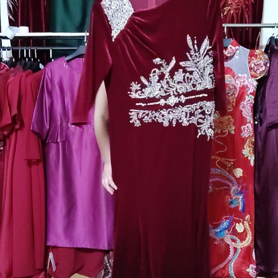 O***服酒红色金丝绒重工长款礼服裙xl