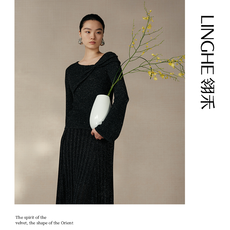 翎禾LINGHE-「星汉灿烂」长袖不规则领型针织