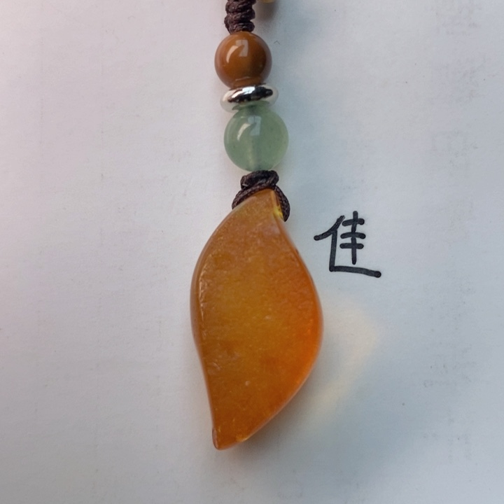 未镶嵌琥珀珠宝奇石