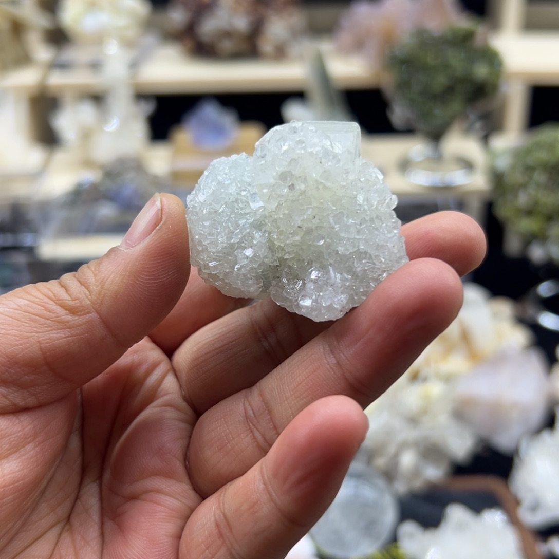 諸***順水晶未镶嵌珠宝半成品