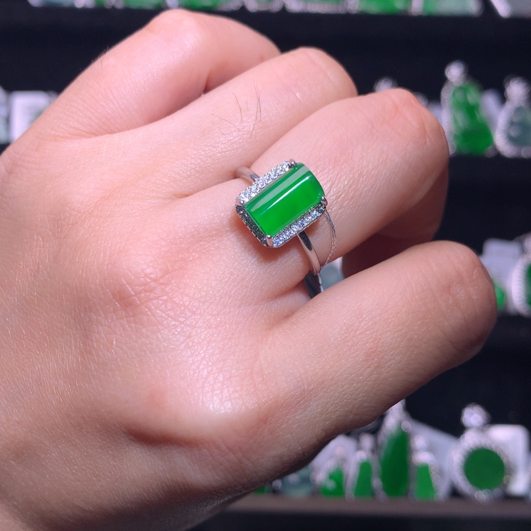 【闪购商品】颈饰银S925镶嵌翡翠天然翡翠