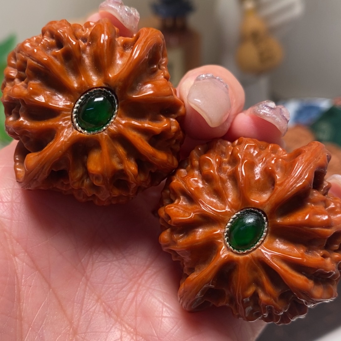 泉***把件文玩核桃宫灯狮子头