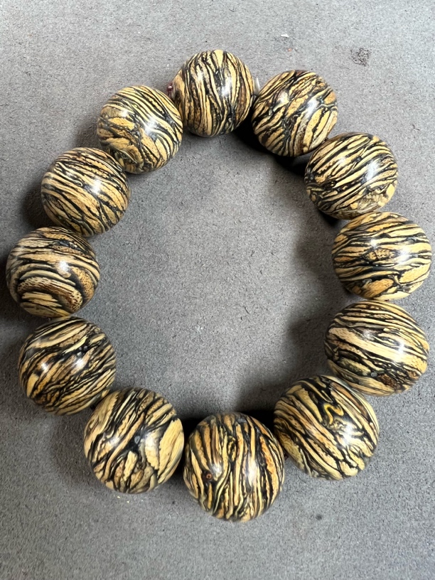 B121沉木圆珠手串