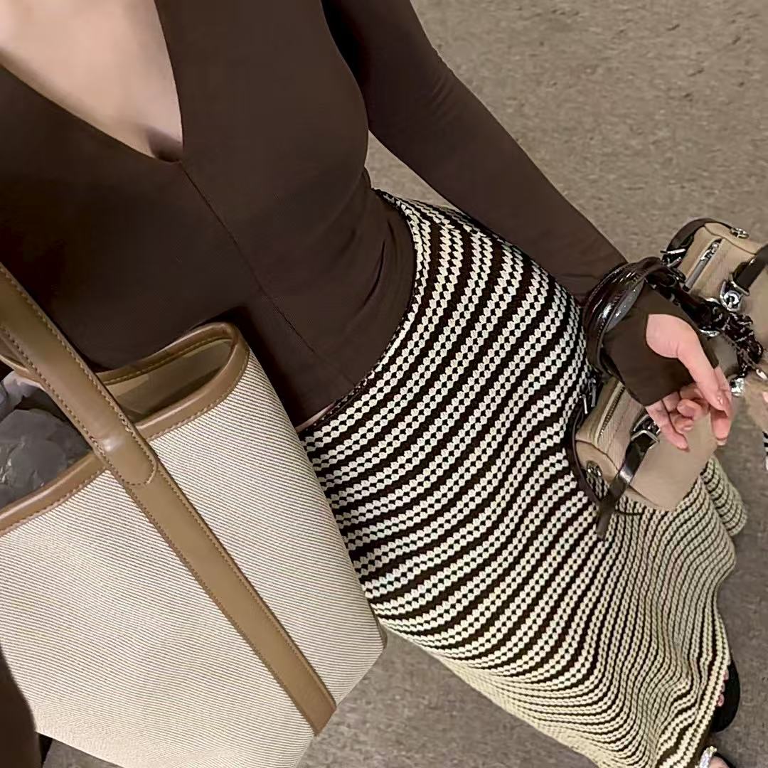 【OS&oneshow】休闲气质减龄套装早秋款长袖上衣条纹高腰显瘦半身裙