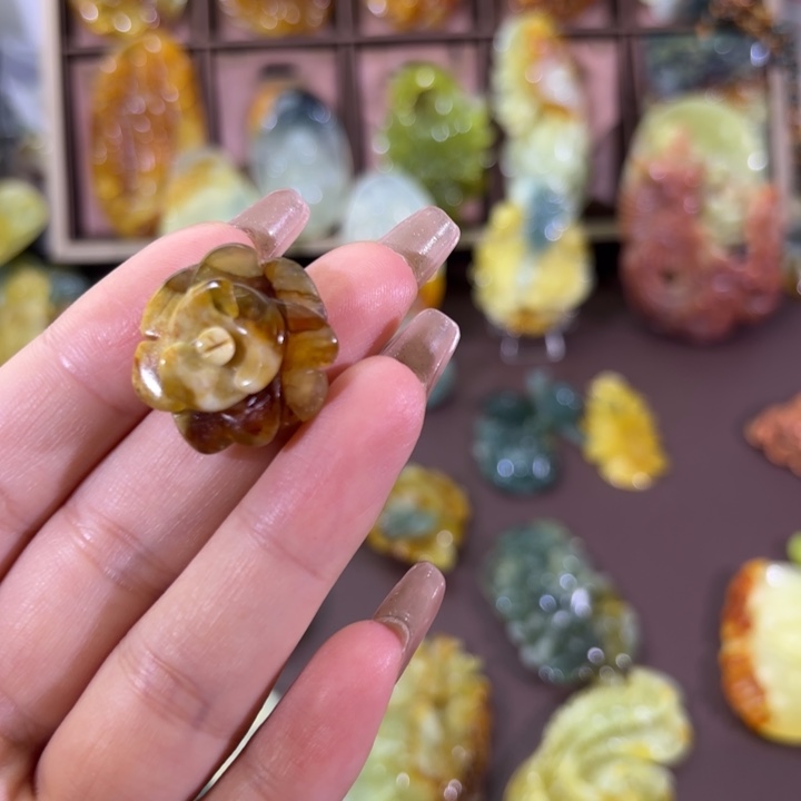 未镶嵌蛇纹石玉颈饰瑞****家