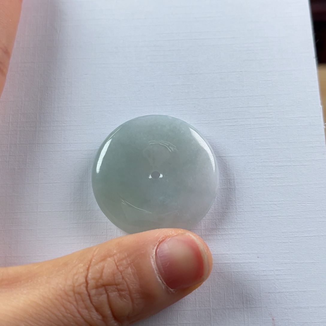 翡翠未镶嵌颈饰平安扣