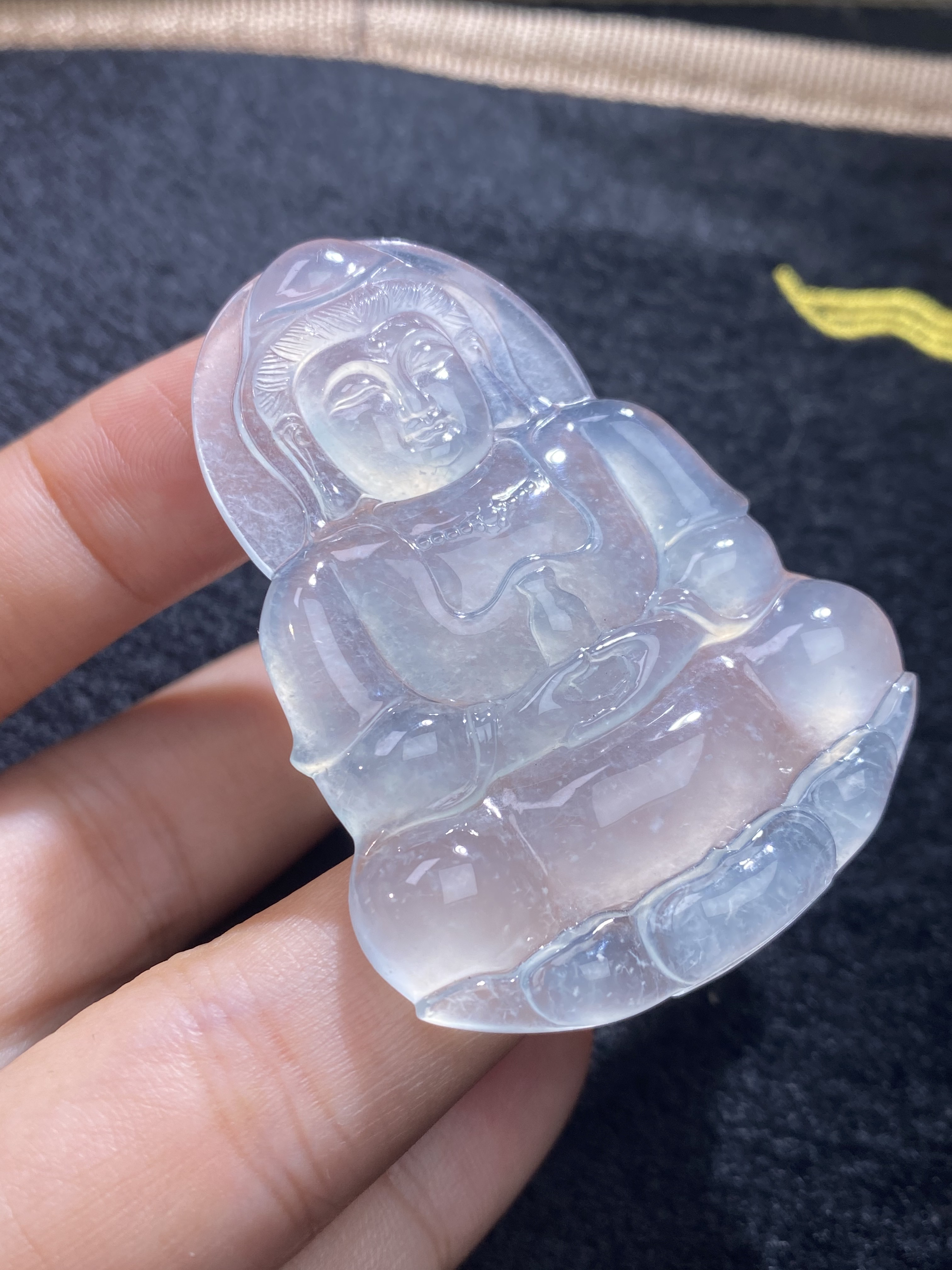 天然缅甸翡翠A货冰玻木纳晴底观音