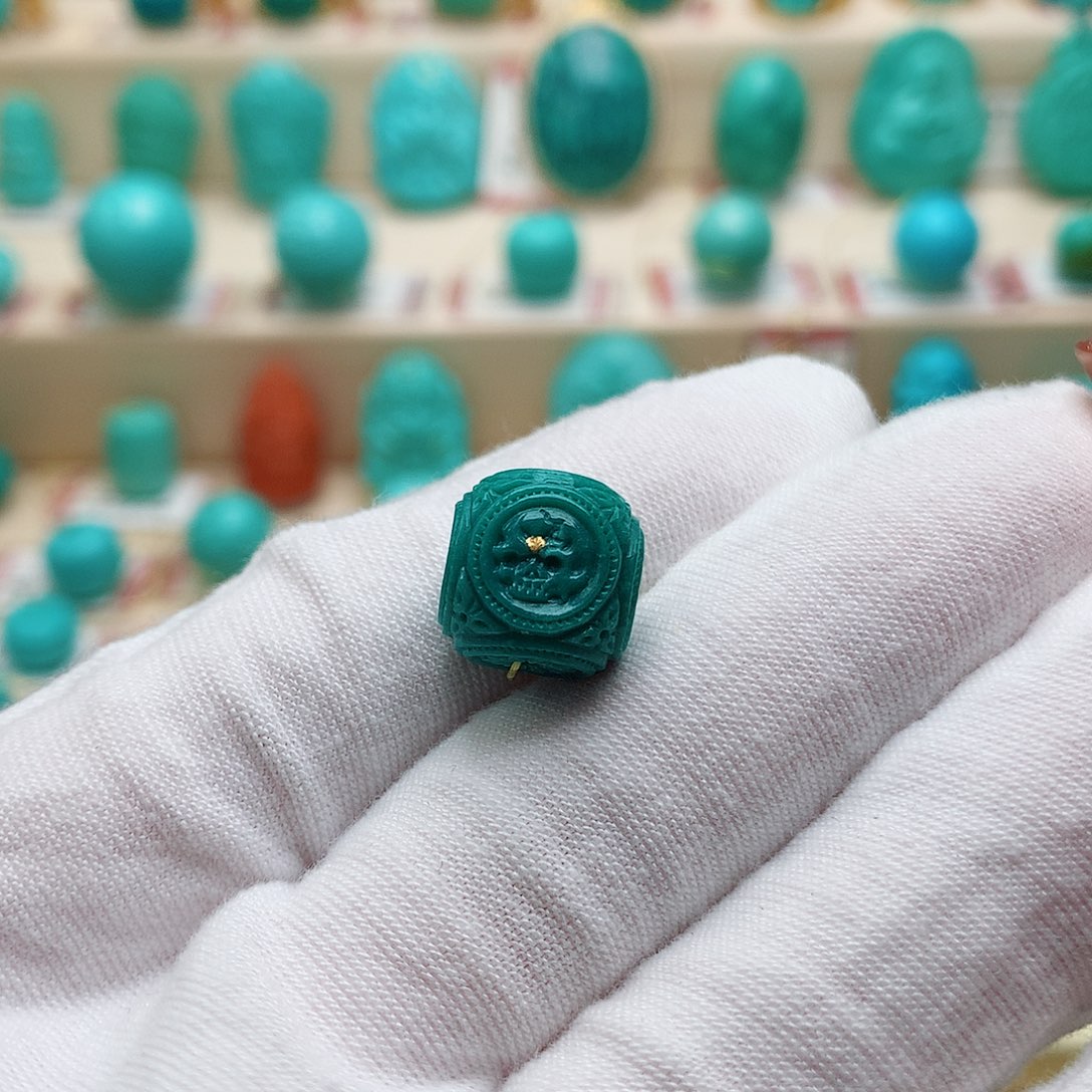 绿松石配饰未镶嵌