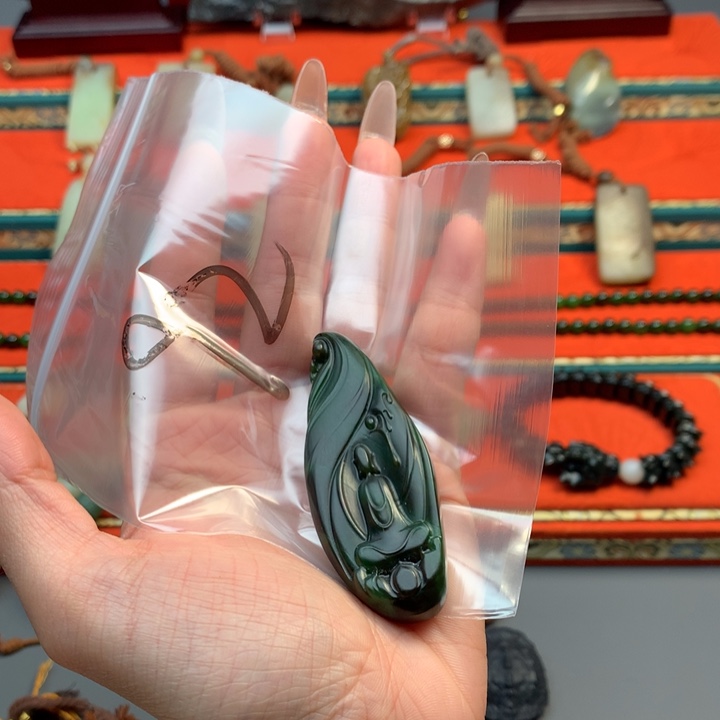 和田玉（糖玉）颈饰未镶嵌?****邪