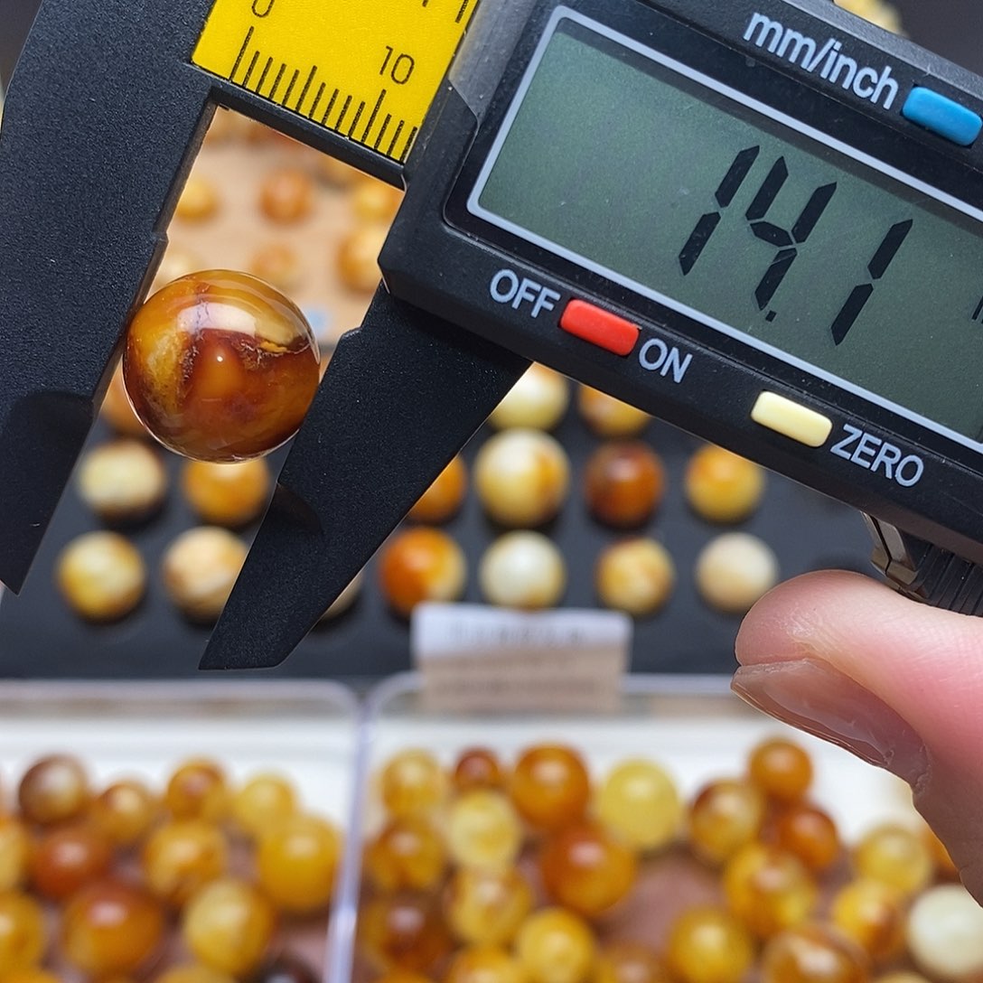 未镶嵌琥珀裸石蜜蜡522