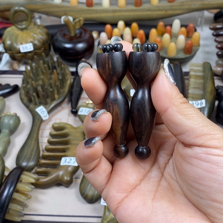 紫光檀羊角小莲蓬两个