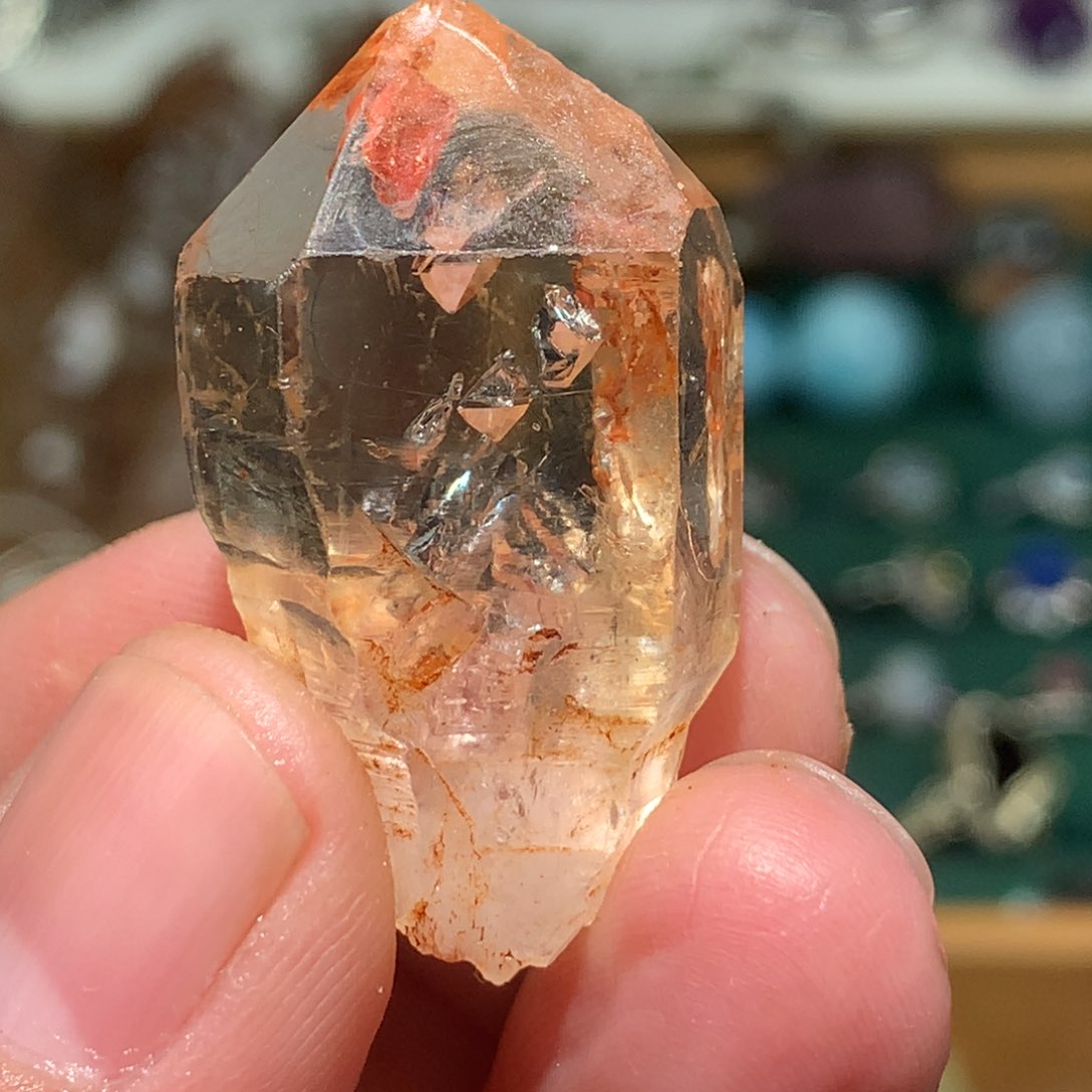 水晶红泥克3未镶嵌