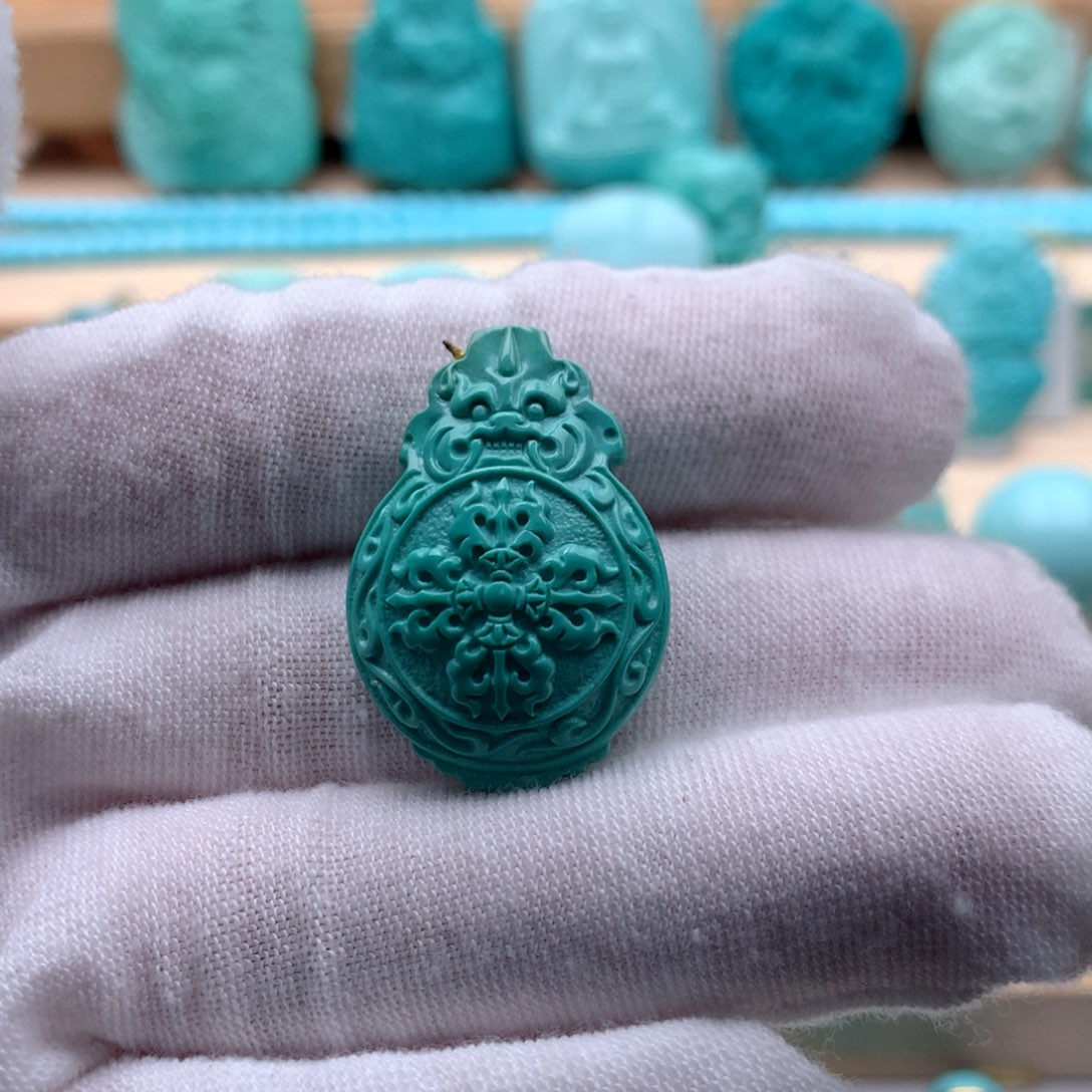 未镶嵌绿松石珠宝奇石