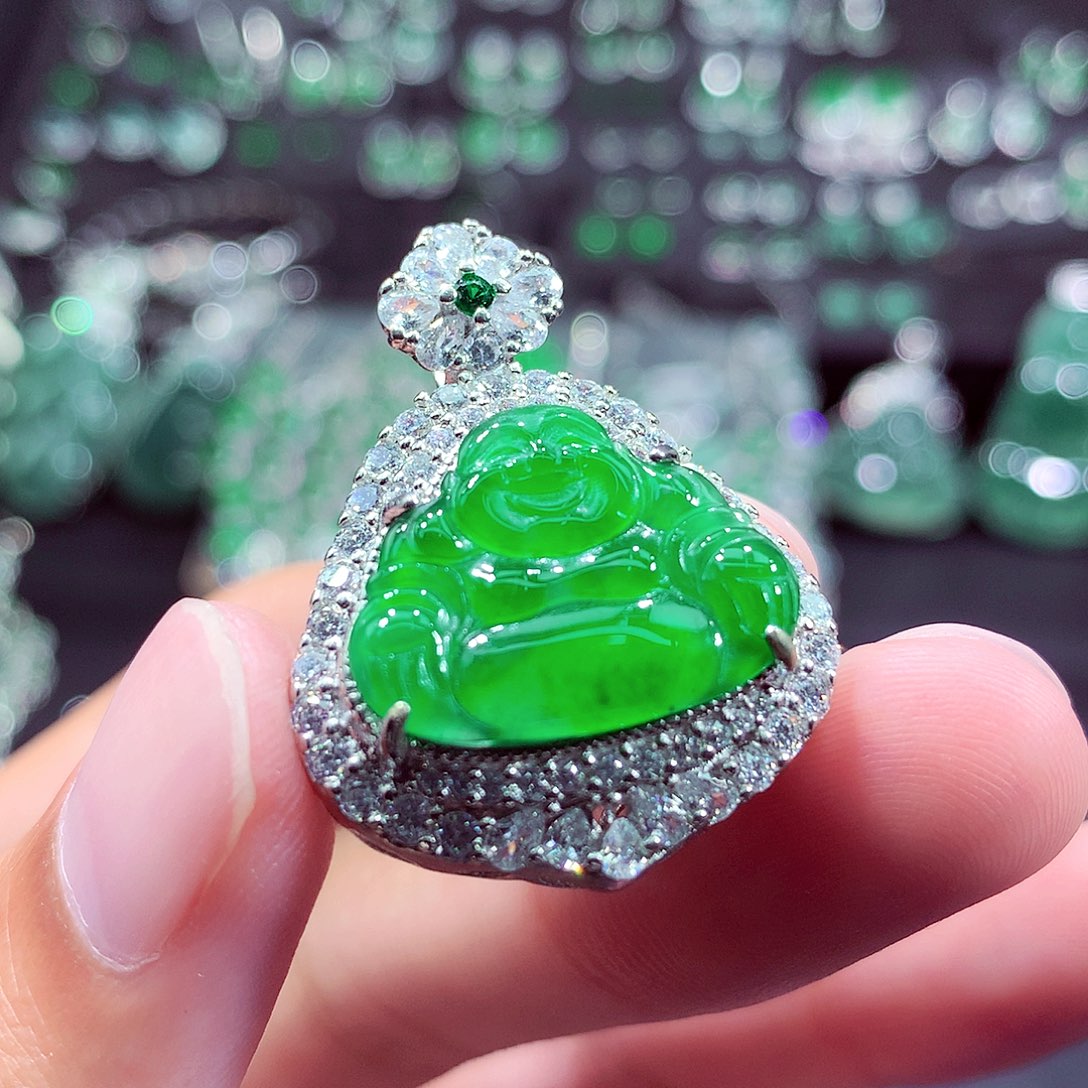 翡翠未镶嵌颈饰挂件