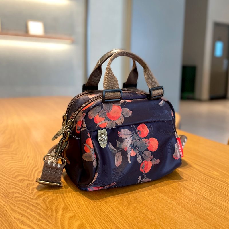 达芙世家超火包包女2025新款时尚休闲女士斜挎包流行爆款洋气小包