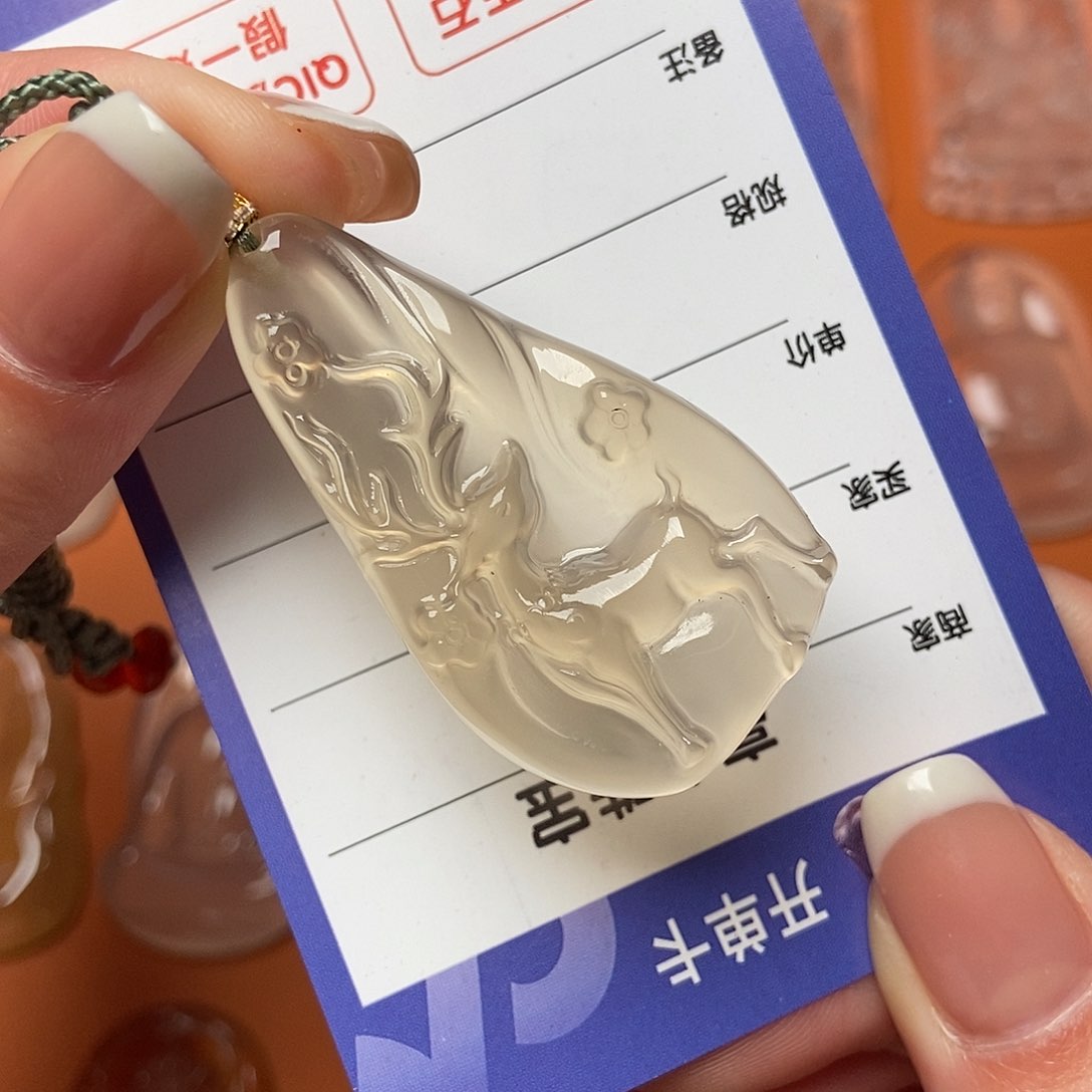 玛瑙/玉髓颈饰未镶嵌小*宝