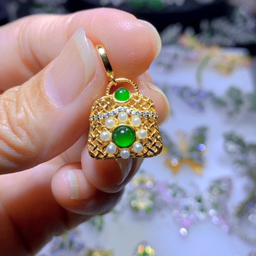 翡翠颈饰银S925镶嵌天然翡翠