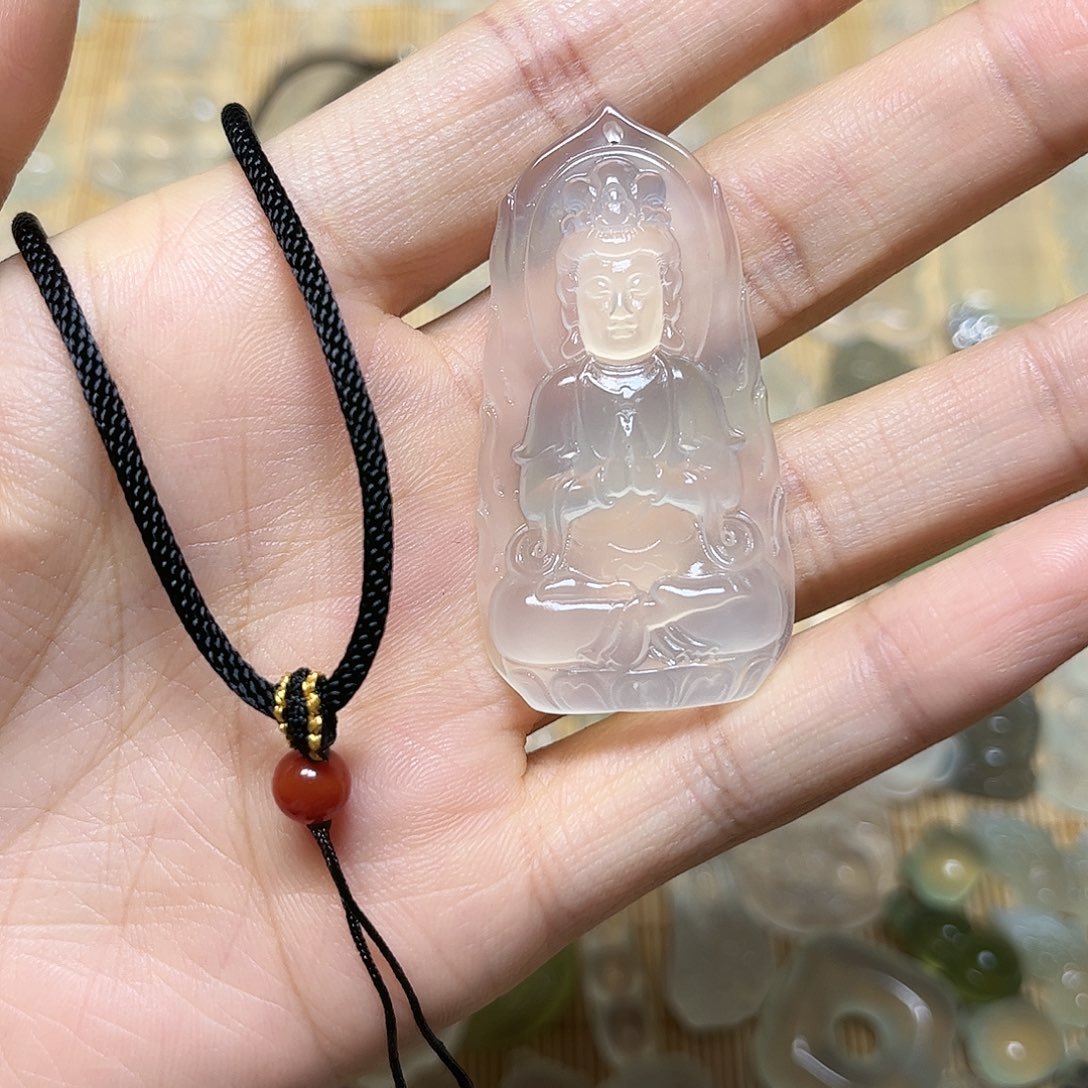 枝***了蛇纹石玉未镶嵌颈饰